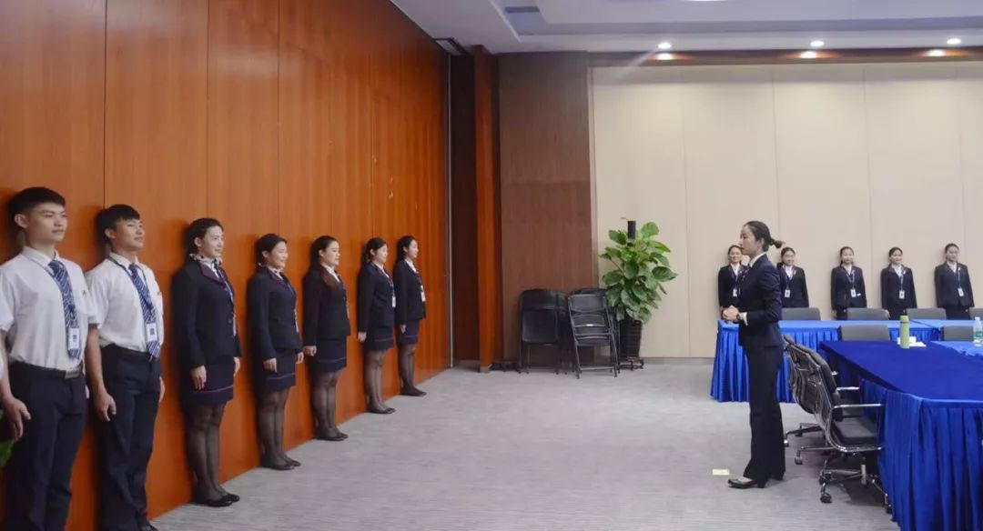 提升服務(wù)質(zhì)量，塑造專業(yè)形象——廣電城市服務(wù)城市規(guī)劃展覽物業(yè)服務(wù)中心開展服務(wù)禮儀與會務(wù)服務(wù)培訓(xùn)